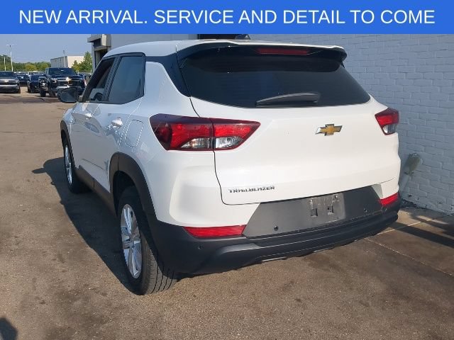Used 2021 Chevrolet TrailBlazer LS FWD image 3