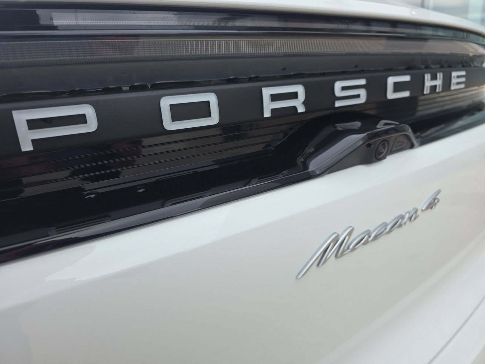 New 2026 Porsche Macan 4 Electric AWD/4WD image 12
