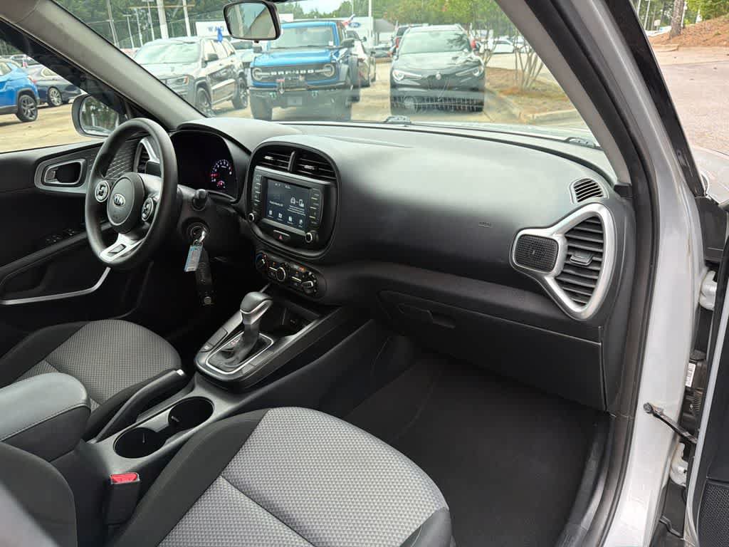 Used 2021 Kia Soul LX FWD image 13