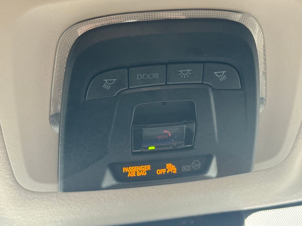 Used 2025 Toyota Corolla LE w/ Convenience Package image 30