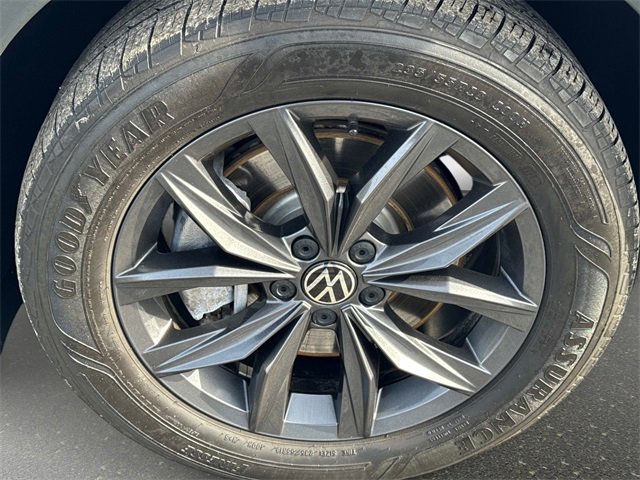 Used 2022 Volkswagen Tiguan SE image 9