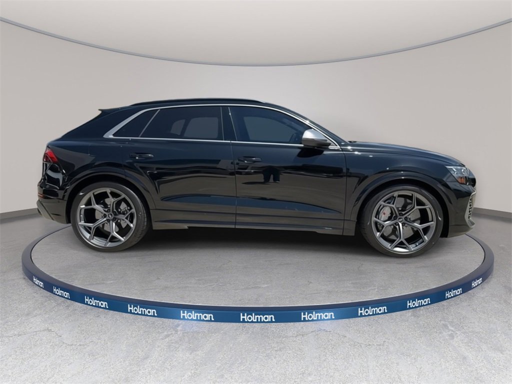 New 2025 Audi RS Q8 performance image 3