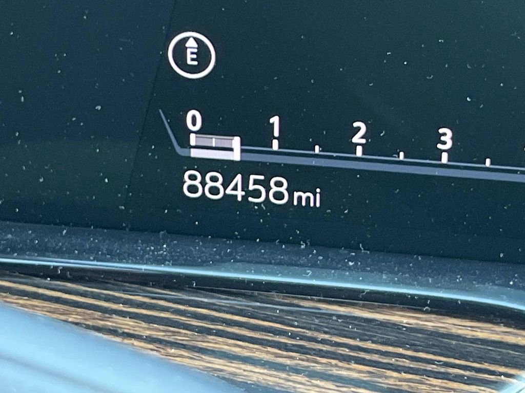 Used 2021 Cadillac Escalade Premium Luxury w/ Performance Package image 42