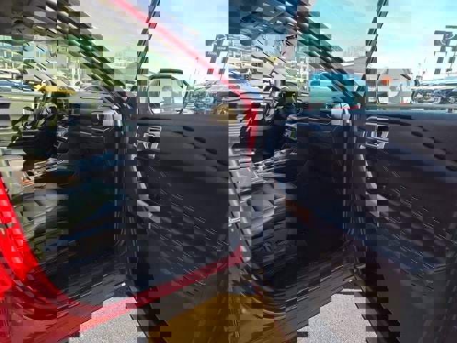 Used 2022 Ford Explorer XLT w/ Equipment Group 202A image 14