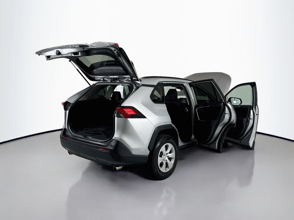Used 2021 Toyota RAV4 LE AWD/4WD image 21