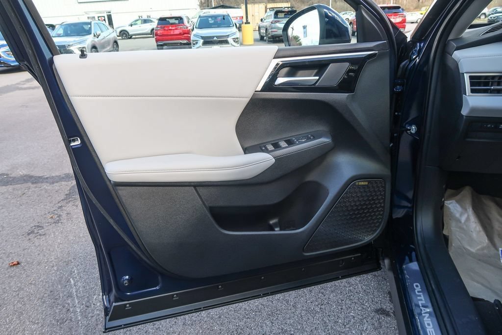 New 2026 Mitsubishi Outlander SE FWD image 23