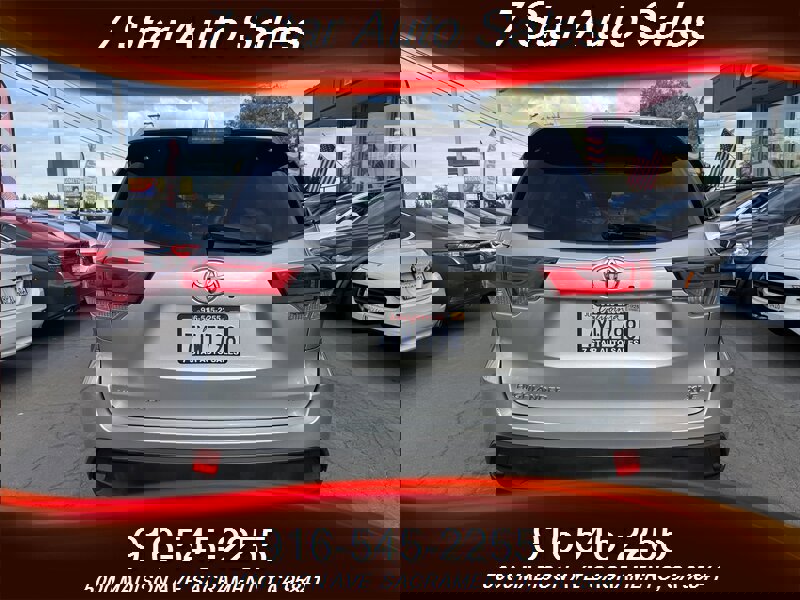 Used 2017 Toyota Highlander XLE image 5