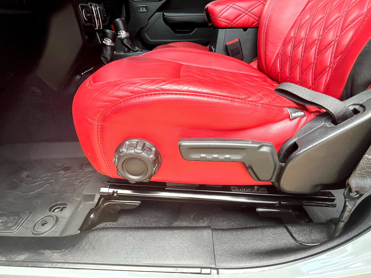 Used 2019 Jeep Wrangler Unlimited Sport S image 35