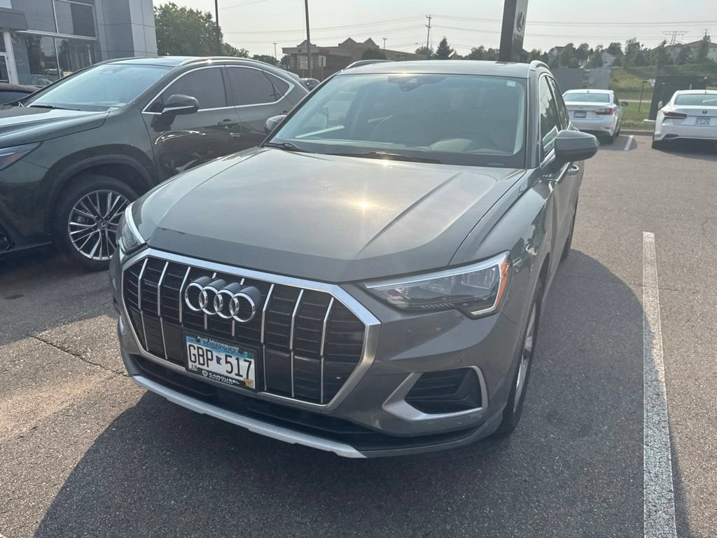 Used 2020 Audi Q3 2.0T Premium w/ Convenience Package AWD/4WD image 4