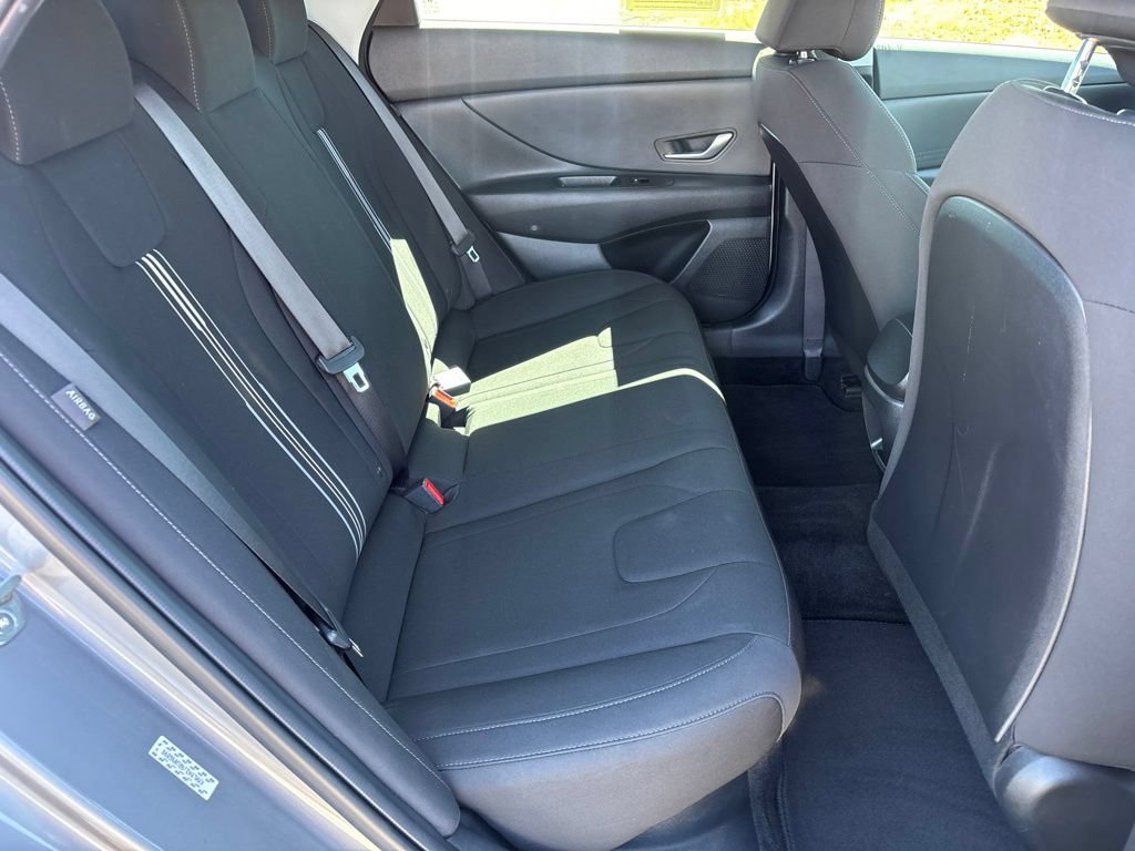 Used 2024 Hyundai Elantra Blue FWD image 16