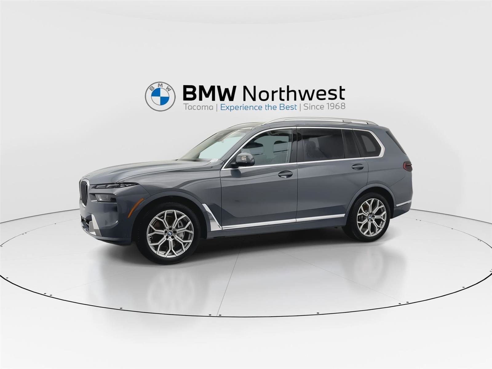 Used 2025 BMW X7 xDrive40i w/ Climate Comfort Package image 12