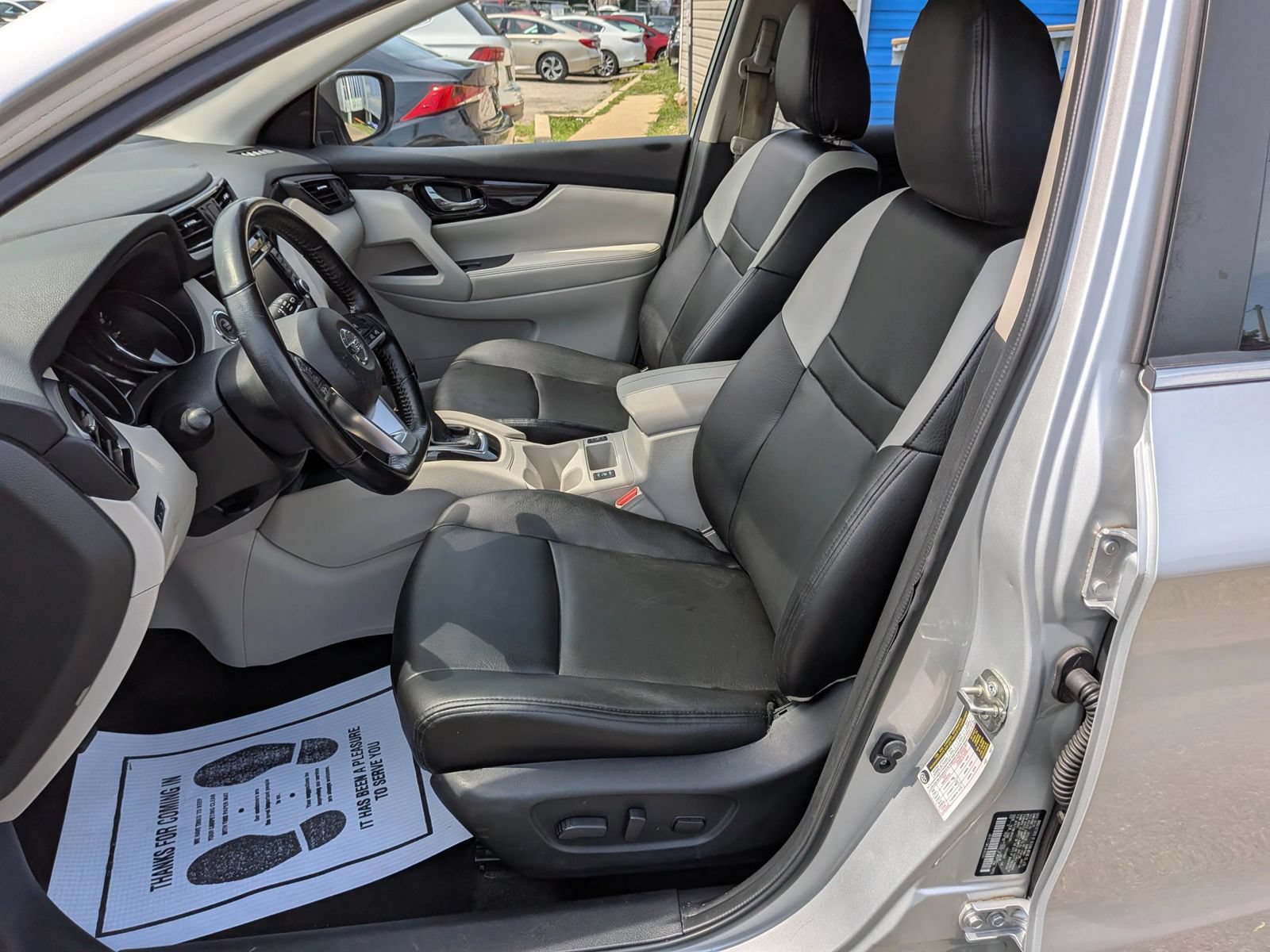 Used 2020 Nissan Rogue Sport SV w/ All-Weather Package AWD/4WD image 22