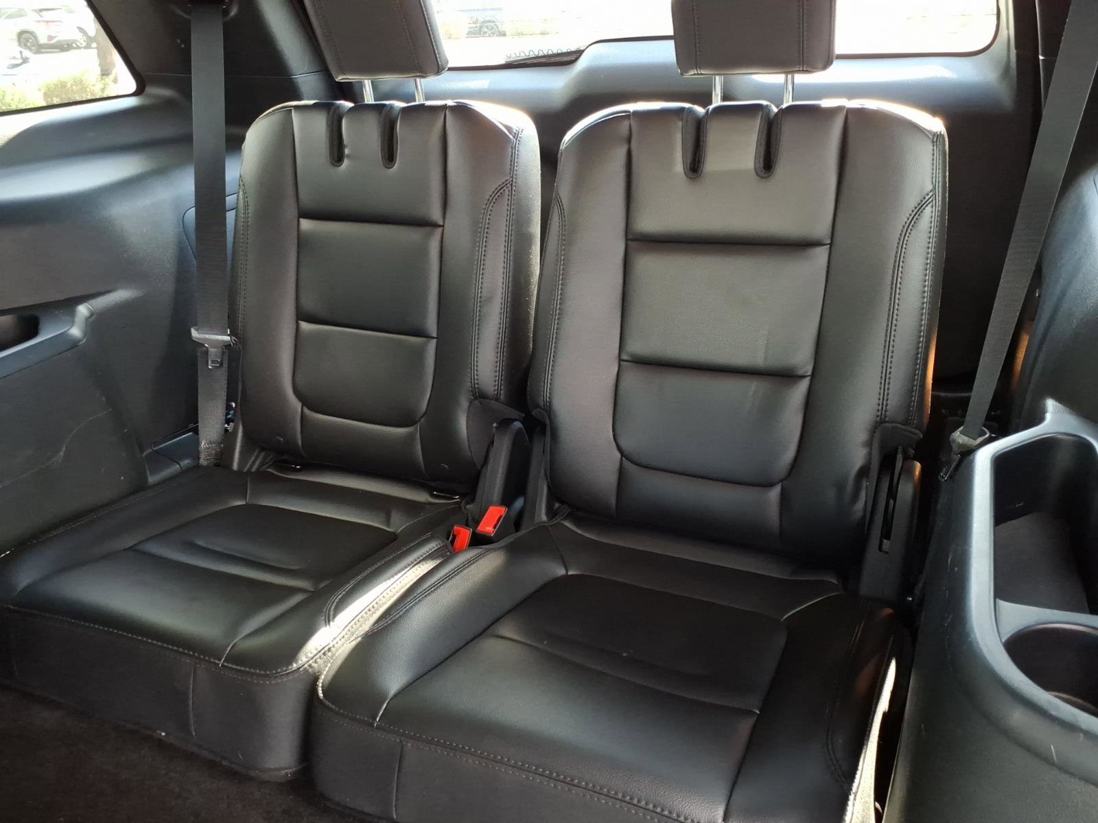 Used 2018 Ford Explorer XLT w/ Equipment Group 202A image 24