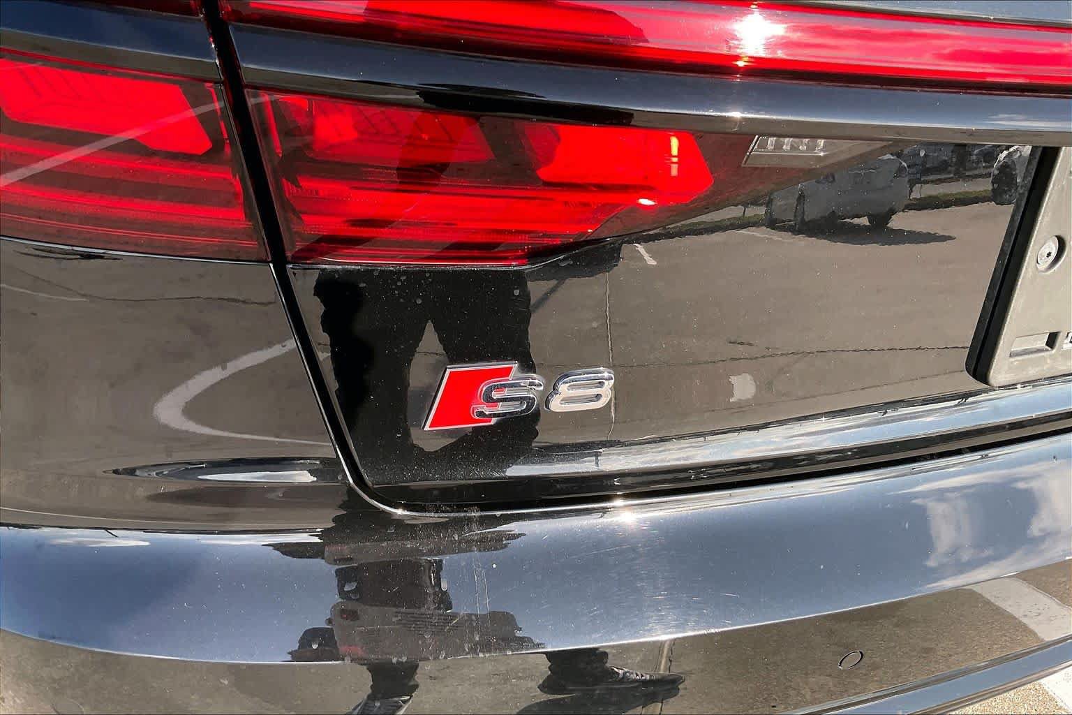 Used 2020 Audi S8 L w/ S8 Executive Package AWD/4WD image 10