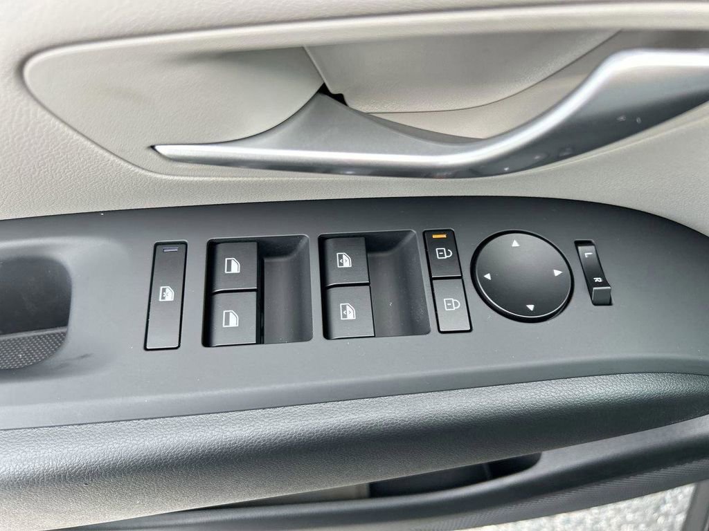 New 2026 Hyundai Tucson SEL FWD image 23