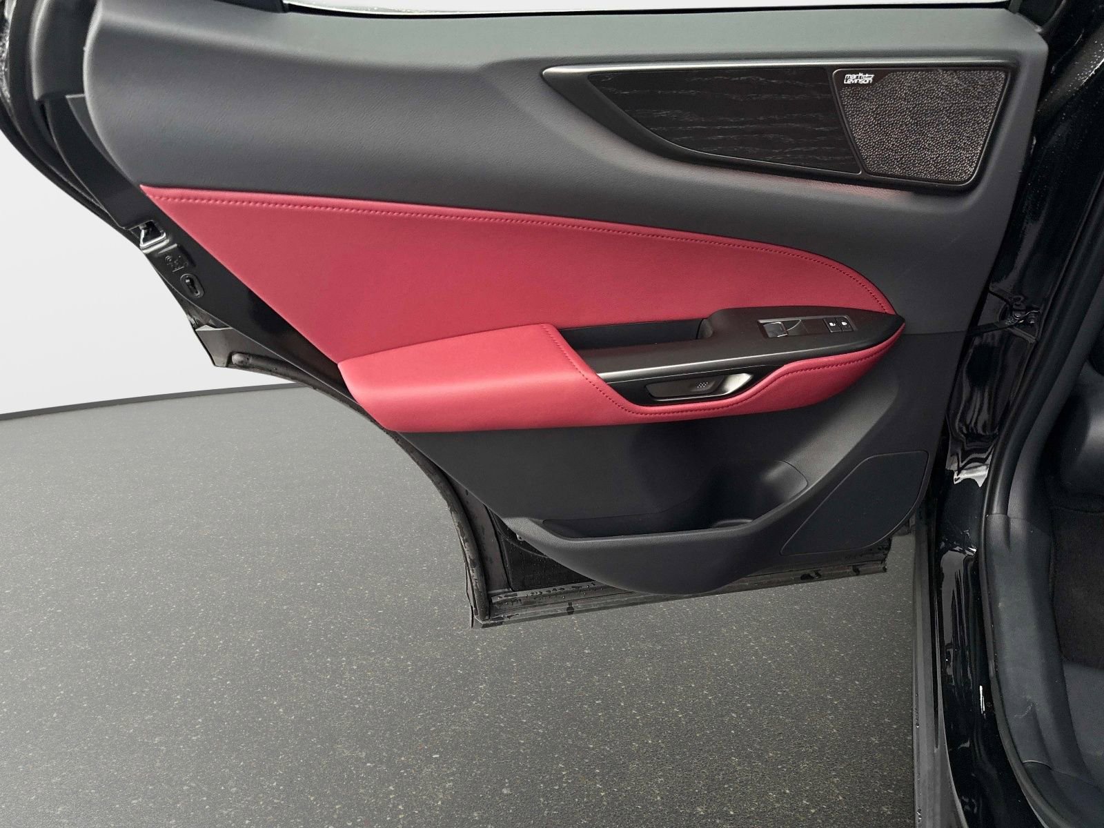 Used 2025 Lexus NX 300h AWD w/ Luxury Package image 12