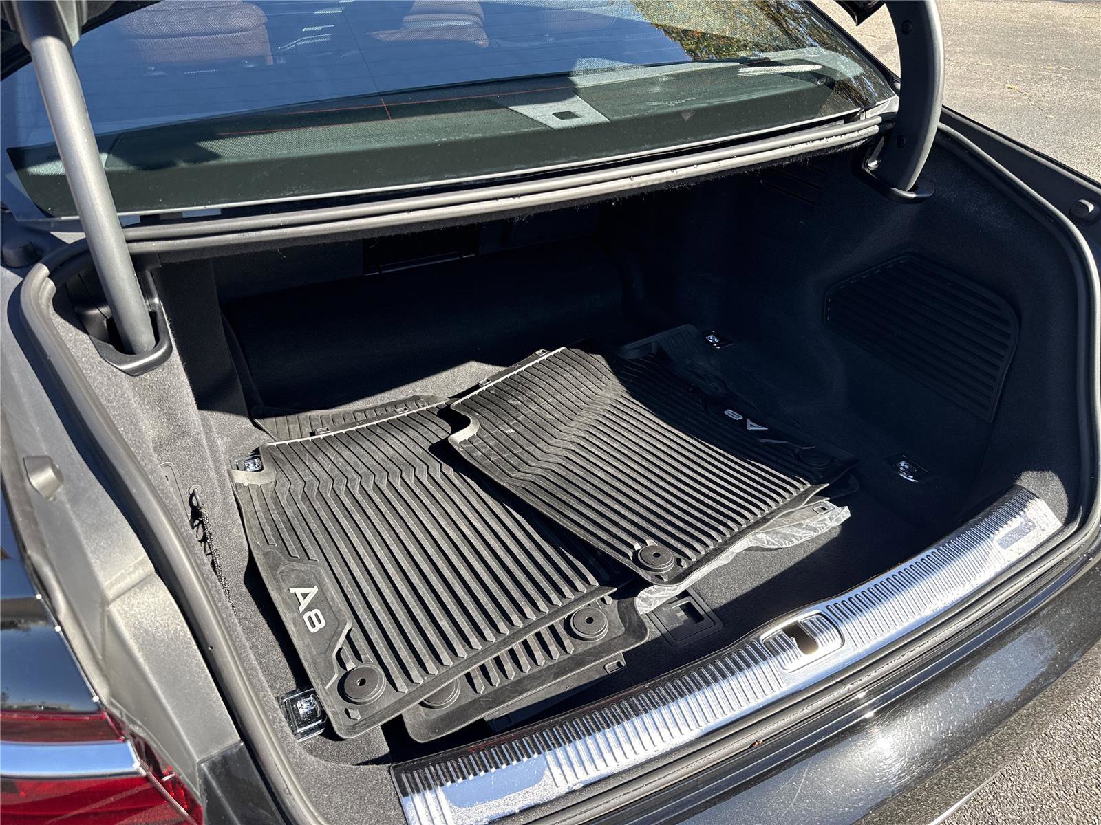 Used 2022 Audi A8 L 3.0T w/ Executive Package image 29