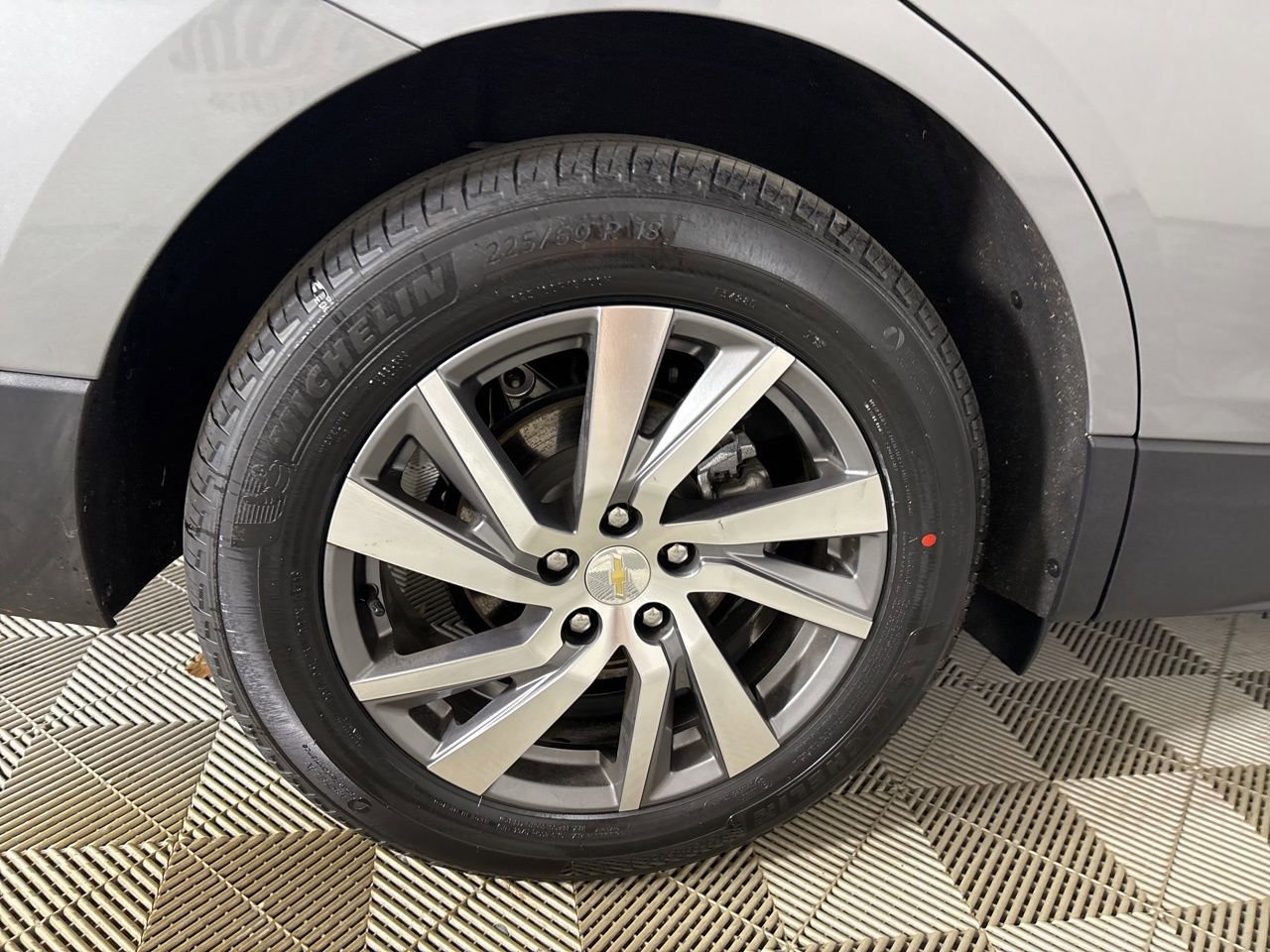 Used 2023 Chevrolet Equinox Premier image 31