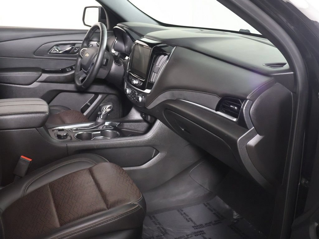 Used 2024 Chevrolet Traverse High Country w/ LPO, Cargo Package AWD/4WD image 32