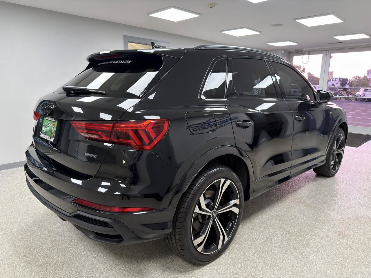 Used 2023 Audi Q3 2.0T Premium Plus w/ Premium Plus Package AWD/4WD image 3