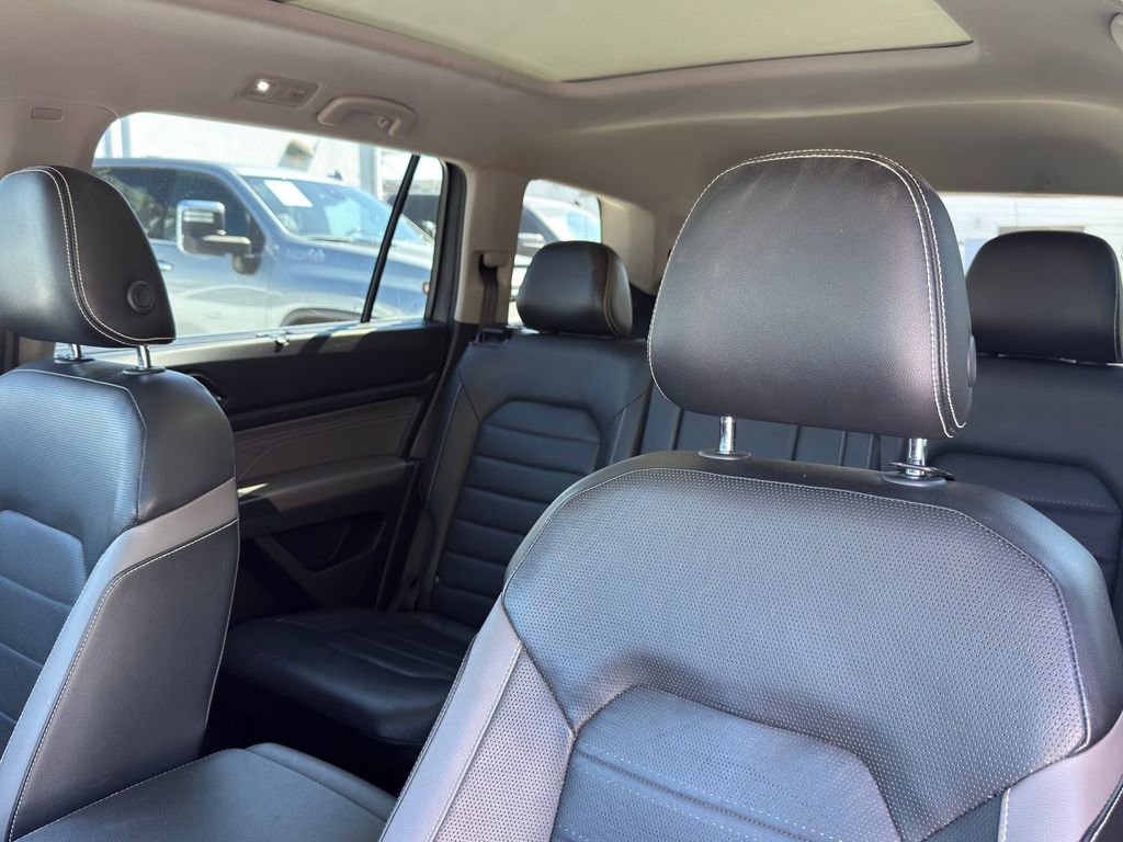 Used 2022 Volkswagen Atlas SEL Premium image 14