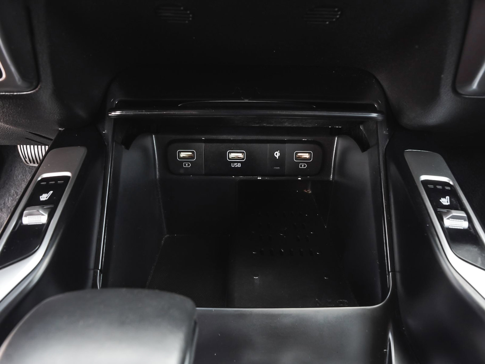 Used 2023 Kia Sorento S w/ Panoramic Sunroof Package image 25