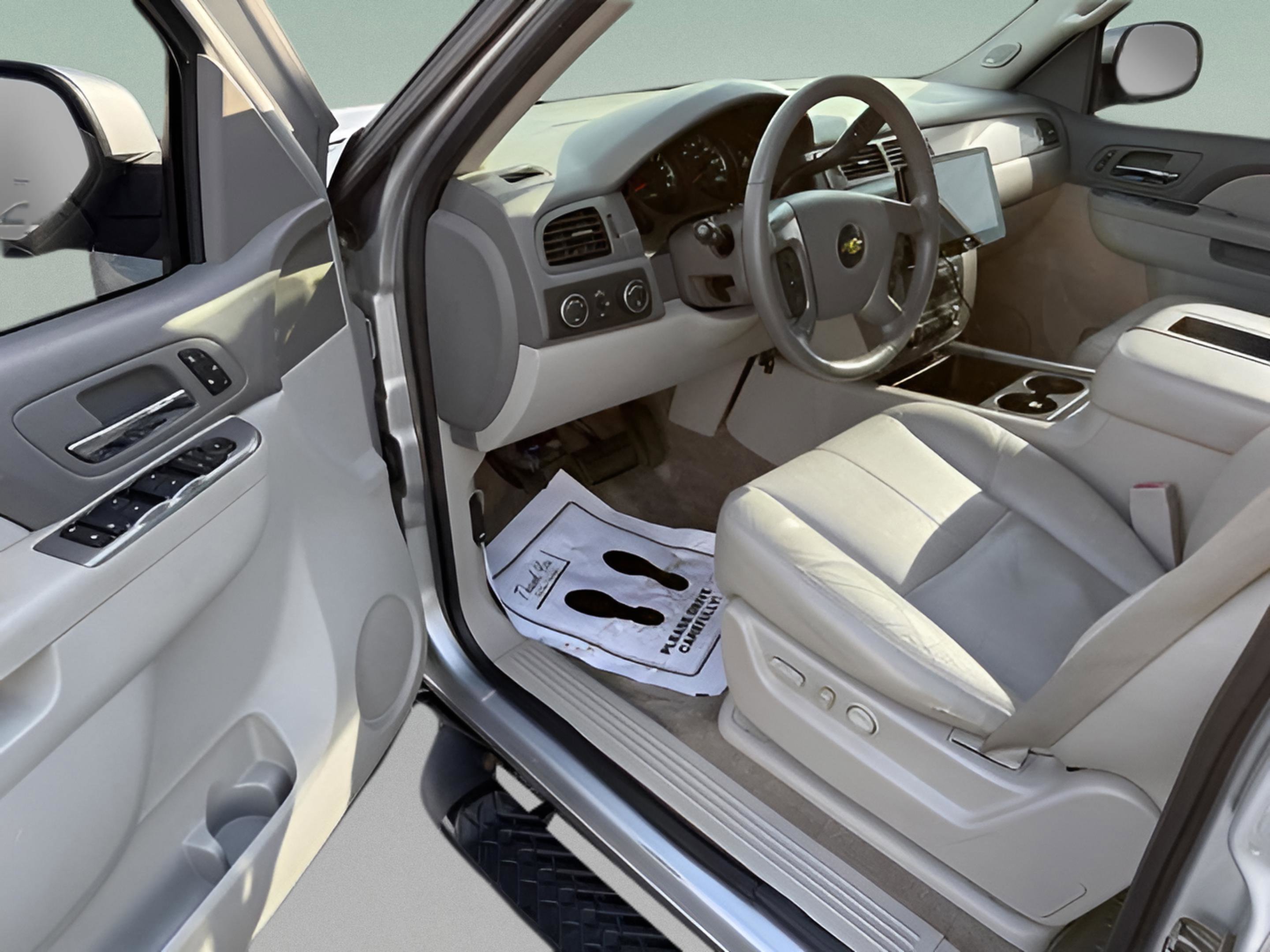 Used 2011 Chevrolet Tahoe LT w/ Luxury Package image 18