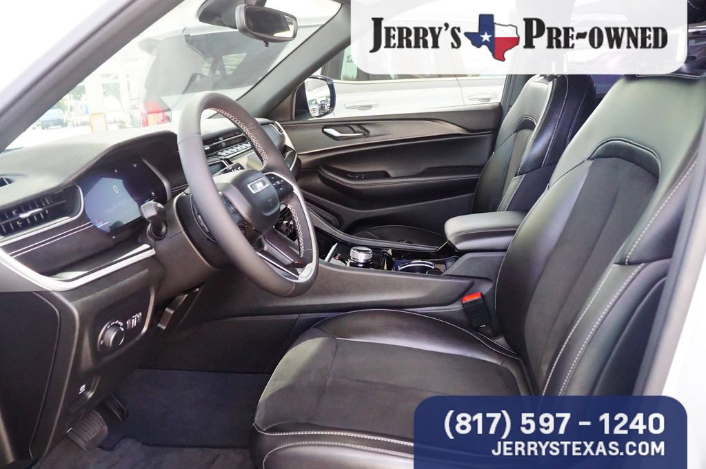 Used 2023 Jeep Grand Cherokee L Laredo AWD/4WD image 18