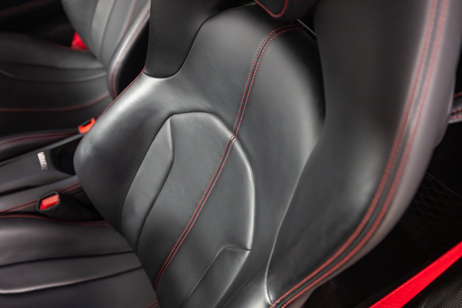 Certified 2021 Ferrari F8 Tributo RWD image 37