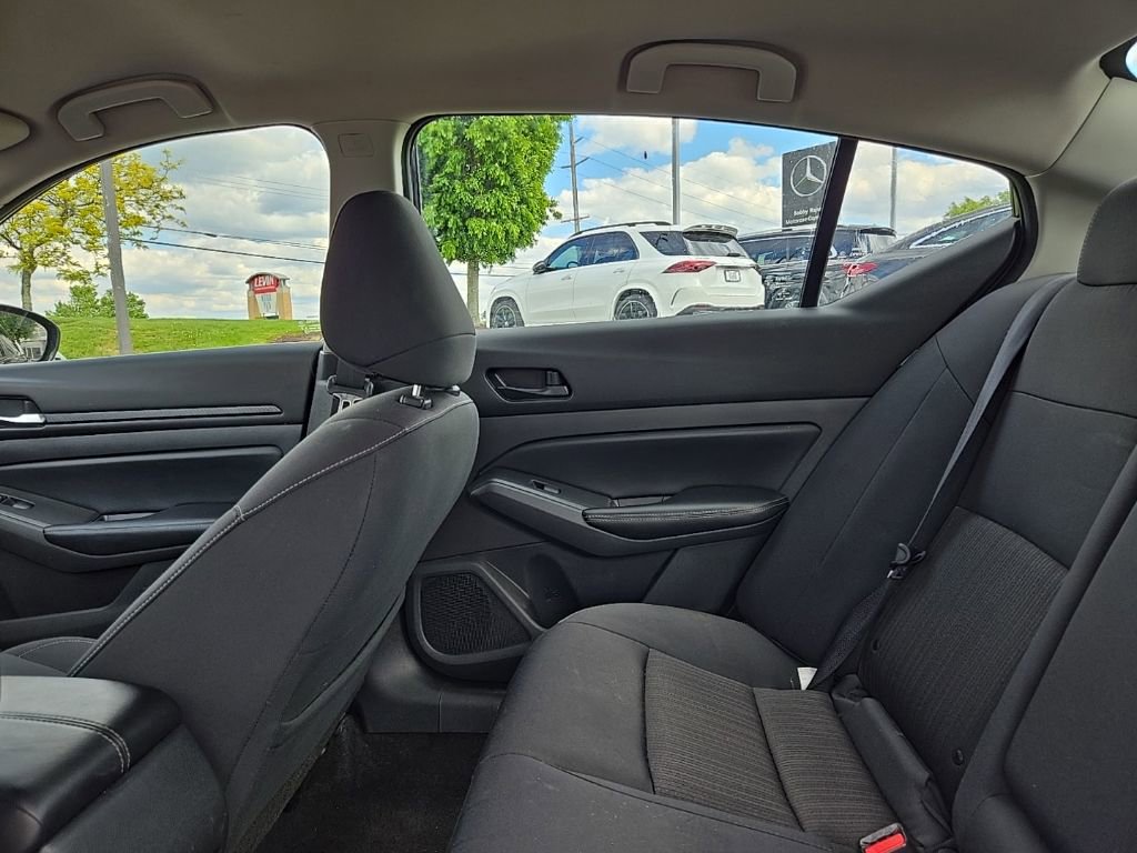 Used 2024 Nissan Altima 2.5 SV FWD image 34