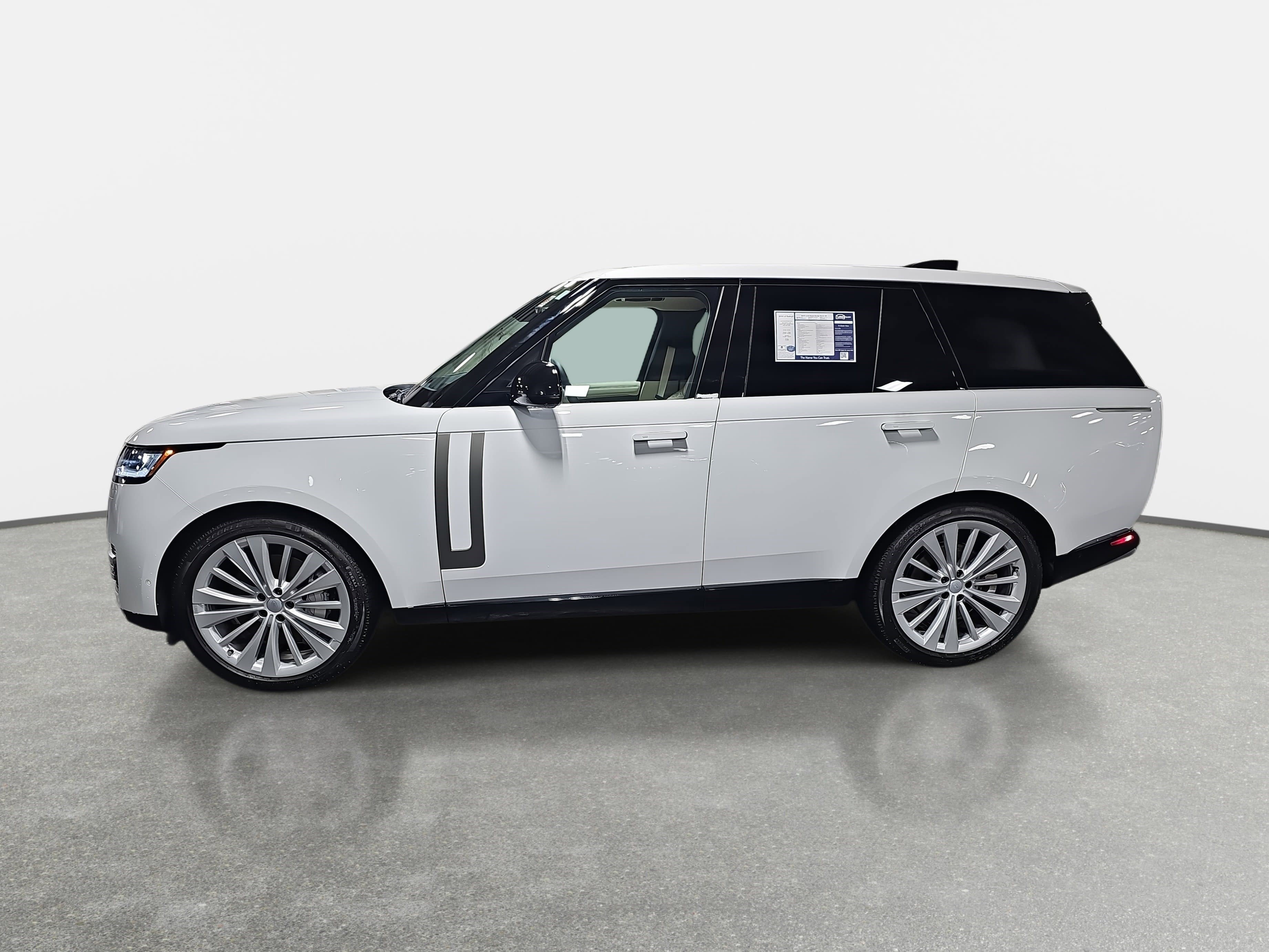 Used 2025 Land Rover Range Rover SE image 8