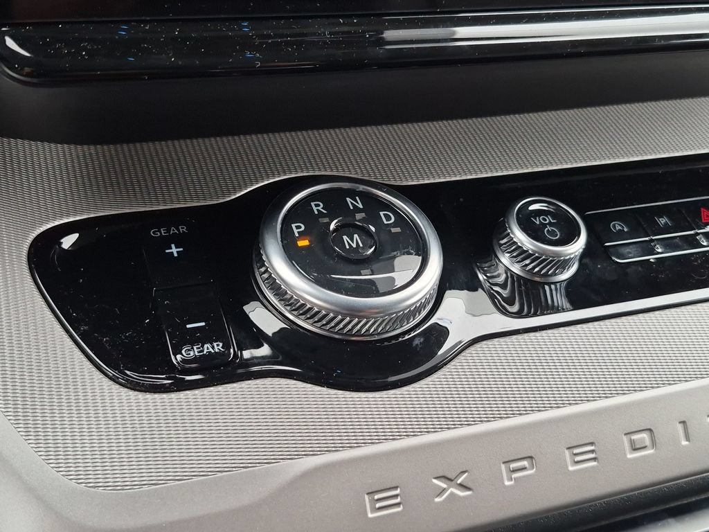 New 2026 Ford Expedition Active AWD/4WD image 19