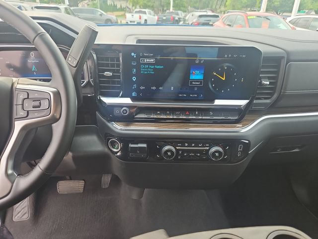 Used 2023 Chevrolet Silverado 1500 LT AWD/4WD image 18