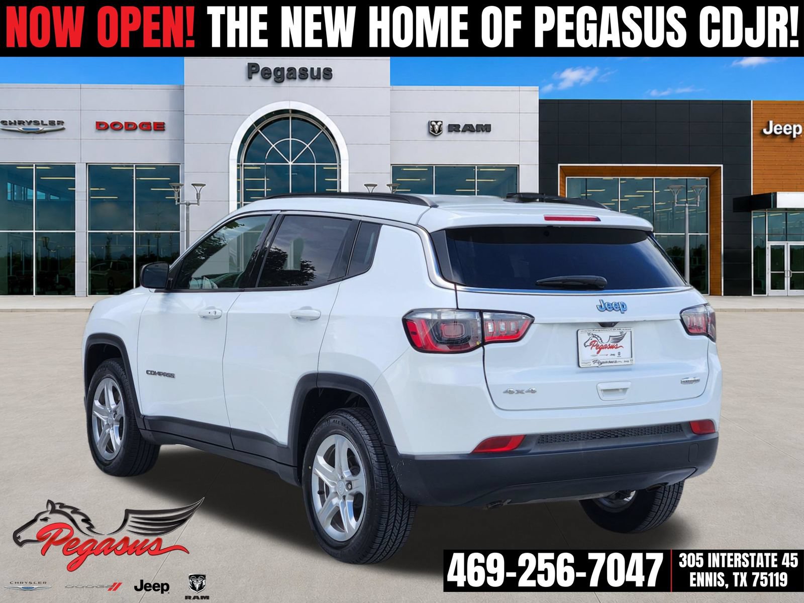 Used 2024 Jeep Compass Latitude AWD/4WD image 4