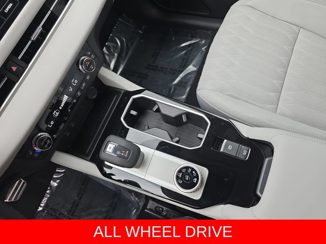 Used 2025 Mitsubishi Outlander AWD image 29