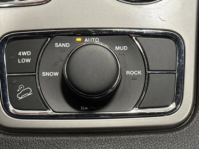 Used 2022 Jeep Grand Cherokee Limited image 24