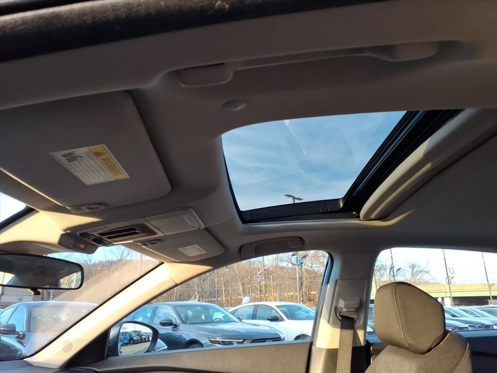 Used 2023 Honda Accord EX image 10