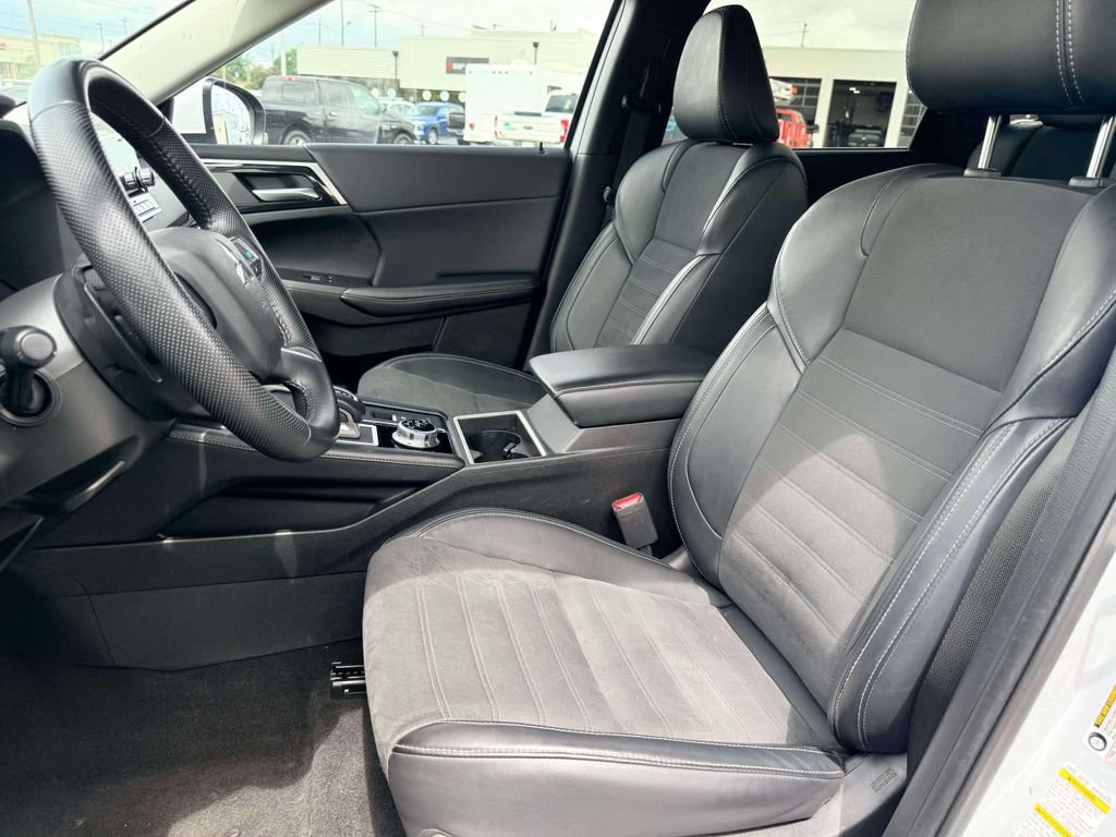Used 2024 Mitsubishi Outlander SE FWD image 19