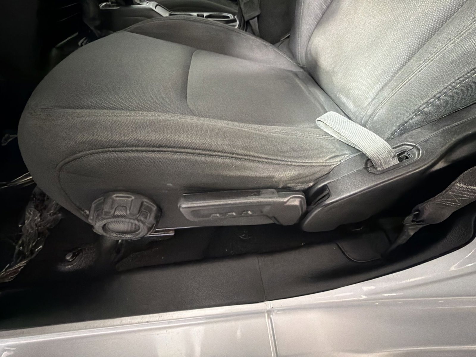 Used 2023 Jeep Wrangler Sport S image 14