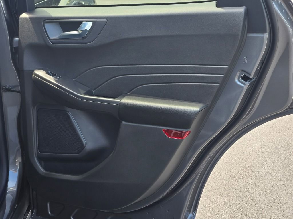 Used 2024 Ford Escape SE image 9