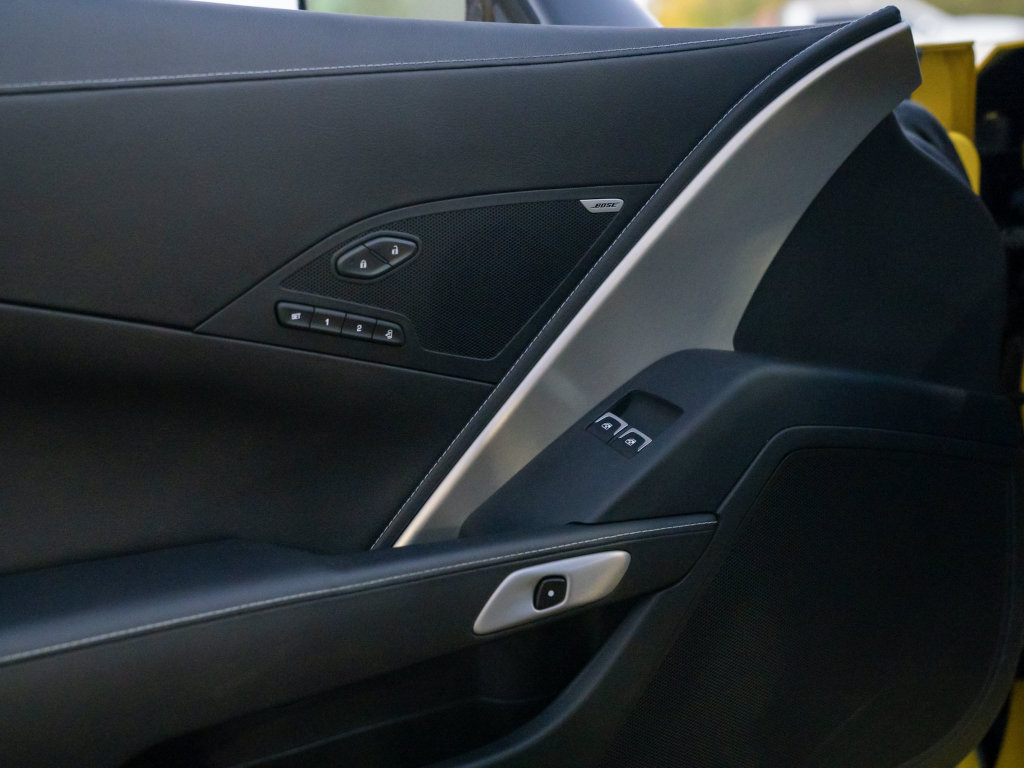 Used 2019 Chevrolet Corvette Stingray Coupe RWD image 9