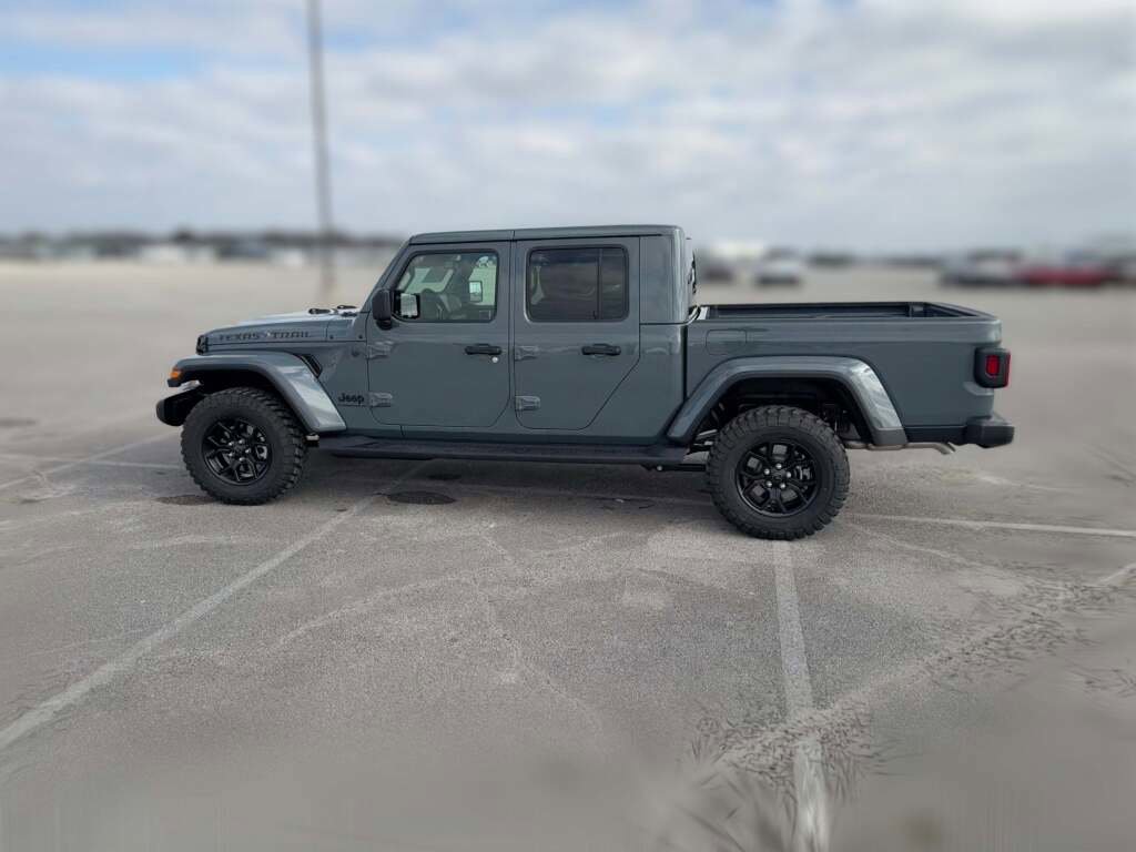 New 2026 Jeep Gladiator Sport image 7