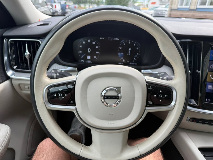 Used 2022 Volvo V60 T5 Cross Country AWD/4WD image 15