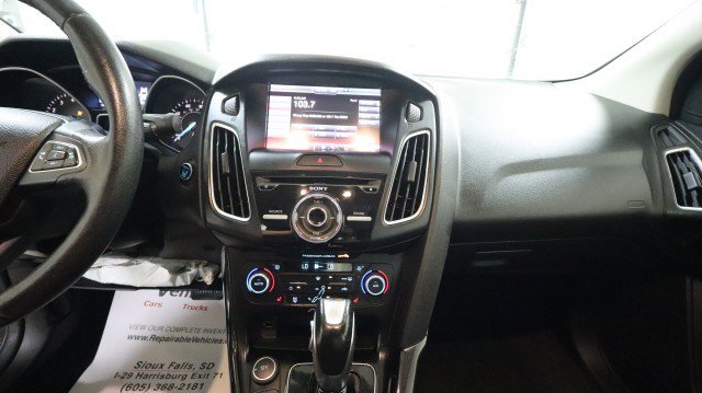 Used 2015 Ford Focus Titanium FWD image 13