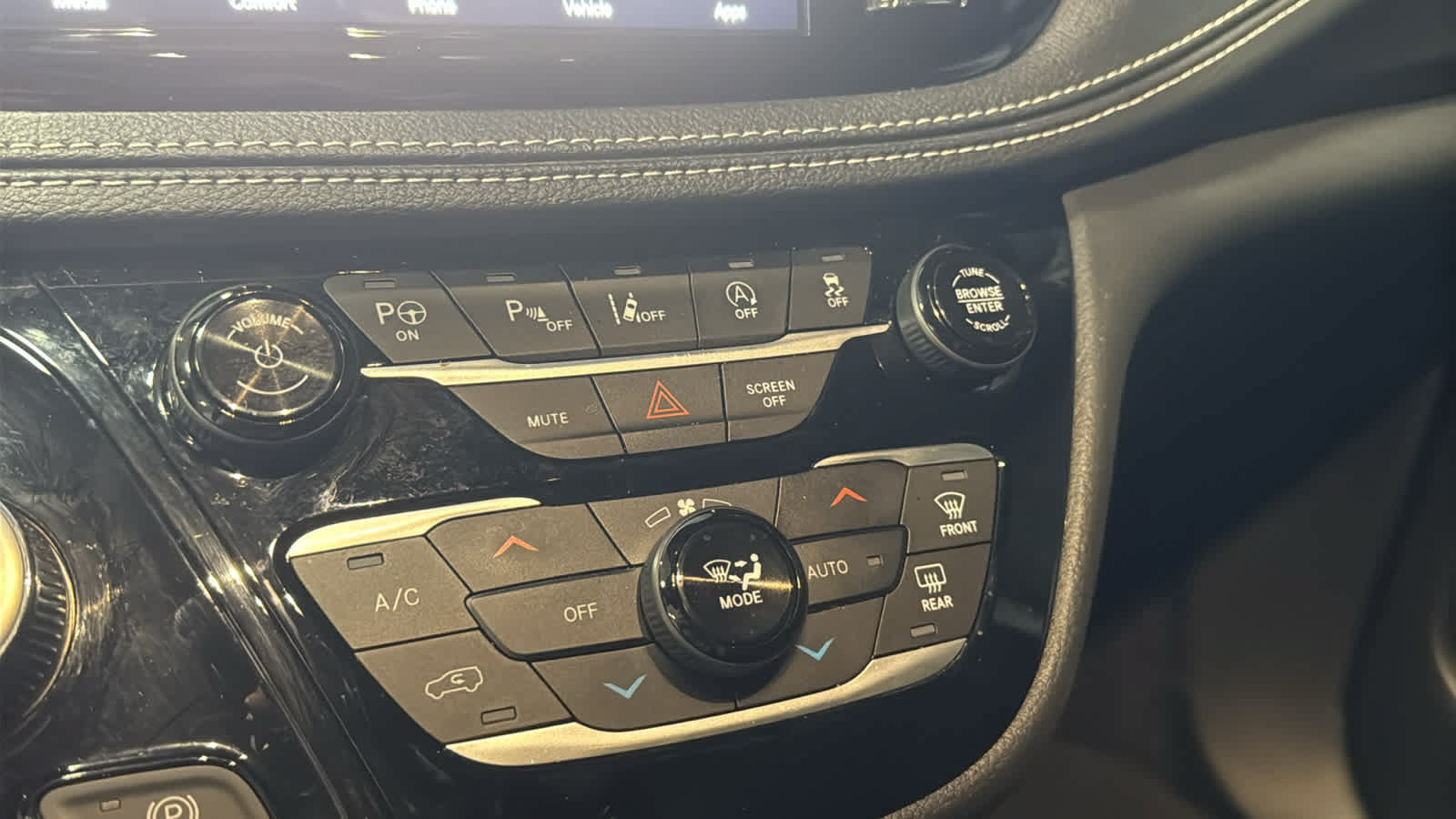 Used 2025 Chrysler Pacifica Select FWD image 19