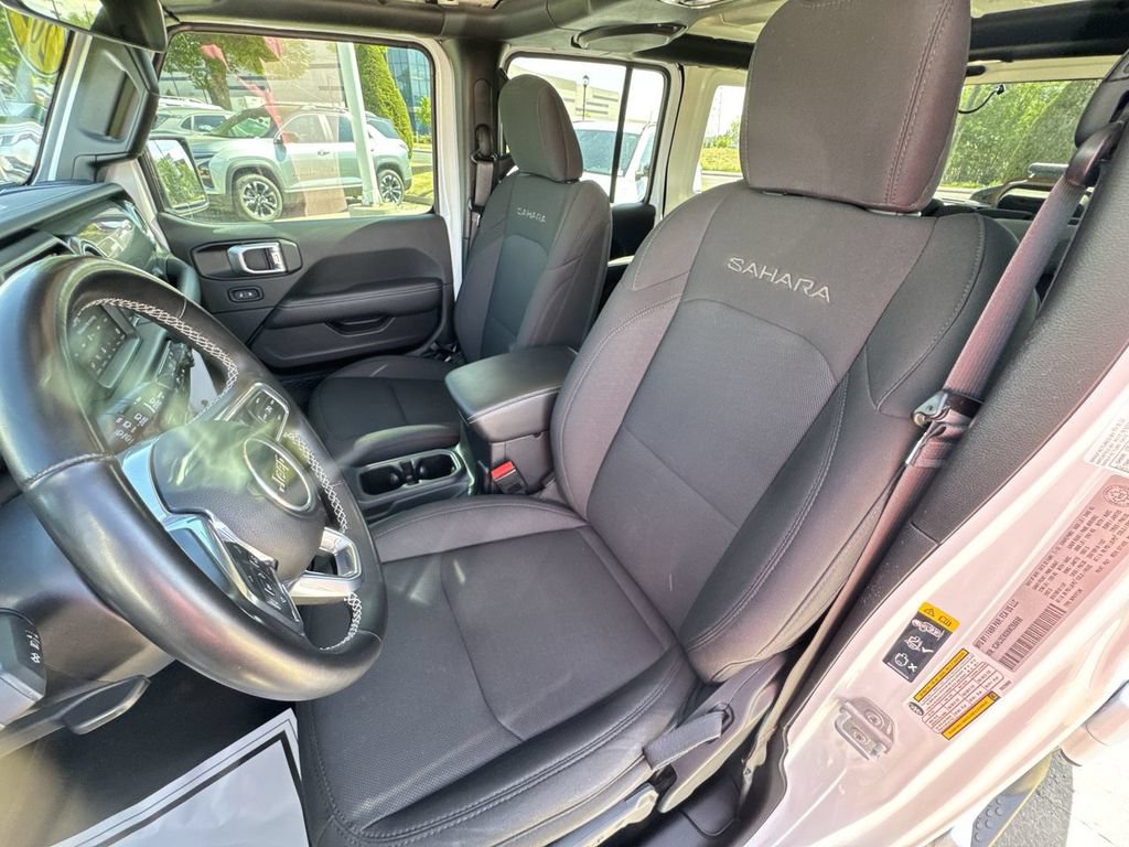Used 2022 Jeep Wrangler Unlimited Sahara AWD/4WD image 22