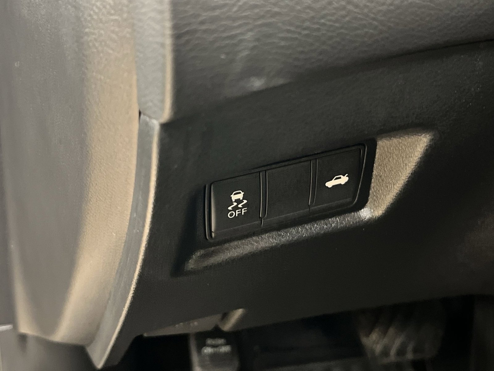 Used 2018 INFINITI Q50 Luxe w/ Essential Package (3.0T Luxe) image 28