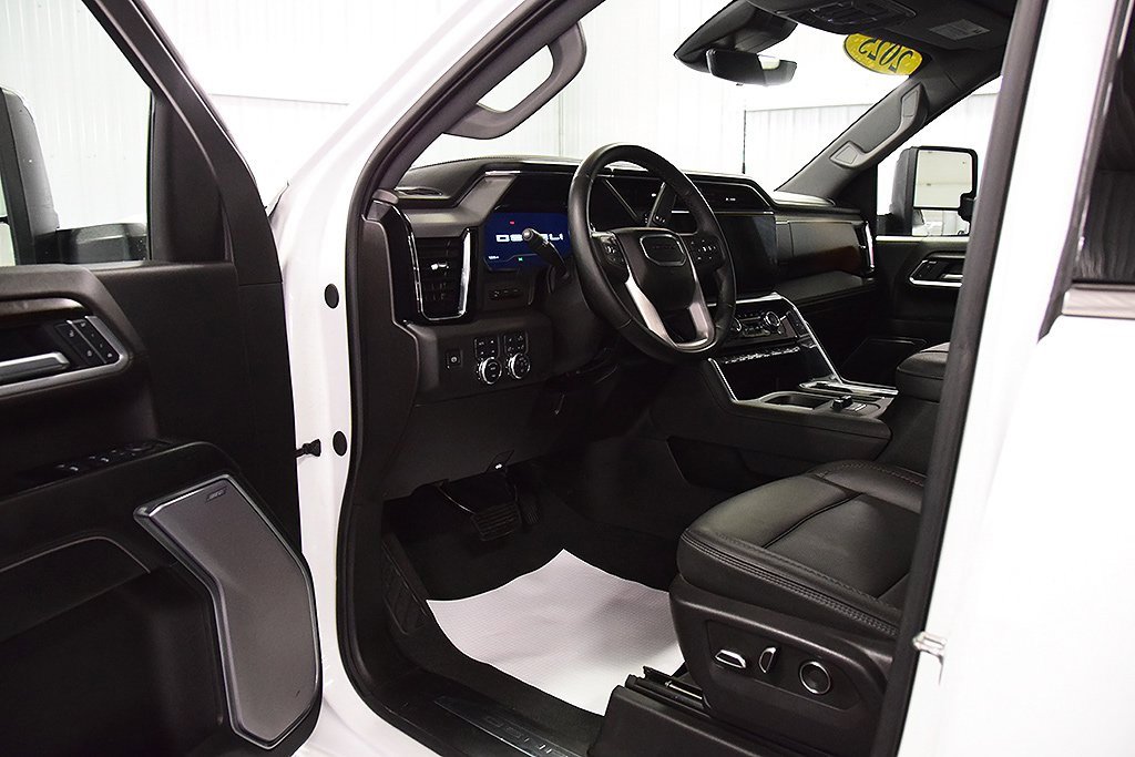 Used 2025 GMC Sierra 2500 Denali w/ Denali Reserve Package image 17