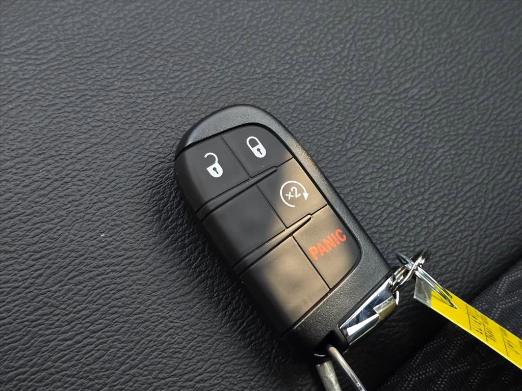 New 2026 Jeep Compass Latitude image 13