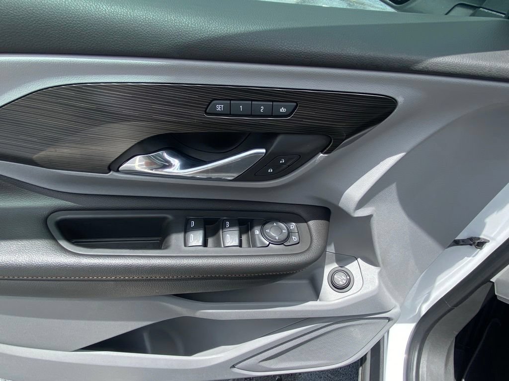 Used 2018 GMC Terrain SLT w/ Preferred Package FWD image 11
